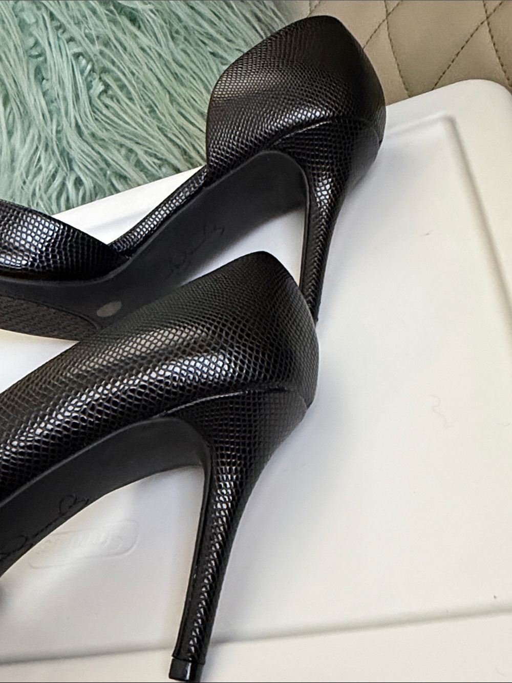Jessica Simpson Black Pointed-Toe Stiletto Pumps - Picture 6 of 8